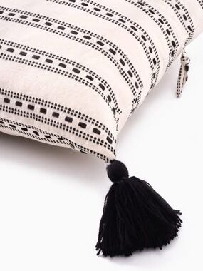 NWT Fair Trade Boho Black and White Cotton Tassel Pillow Cover
